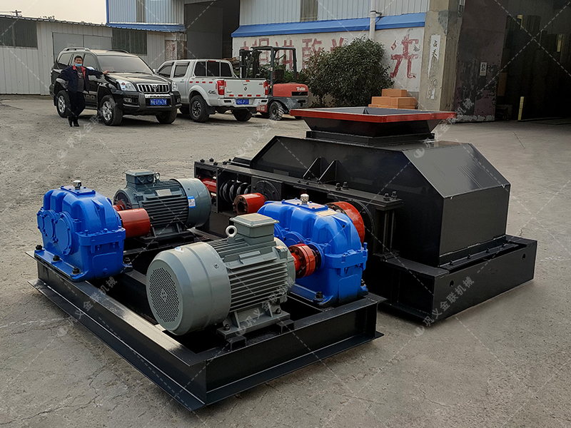 800x600中型對輥制砂機 制砂機設備發貨圖片